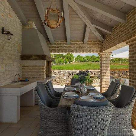 In With Kitchen Rovinj