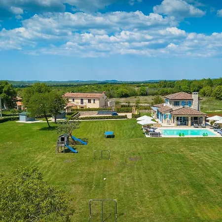 Сasa de vacaciones In With Kitchen Rovinj